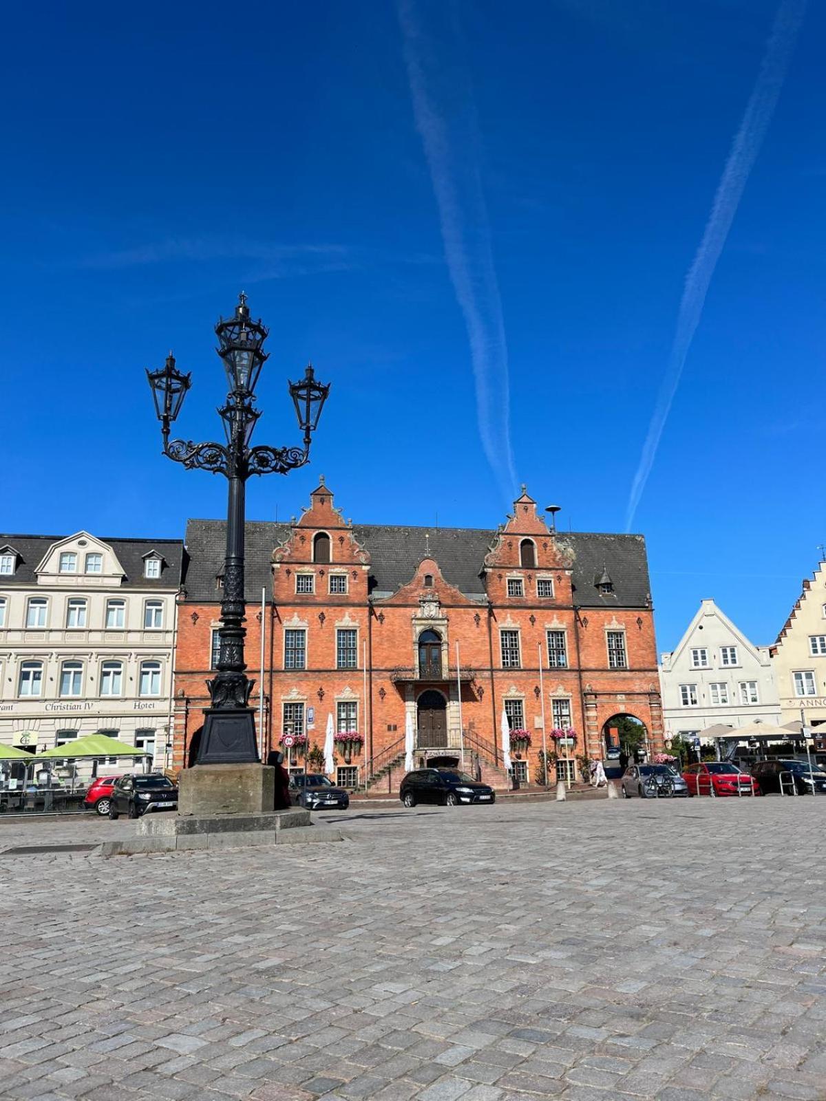 Lykkefund - Ferienwohnungen In Hafennaehe Glückstadt エクステリア 写真